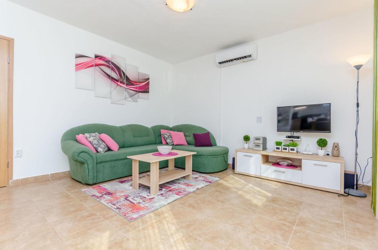 Apartment Snjezana 玛里纳 外观 照片